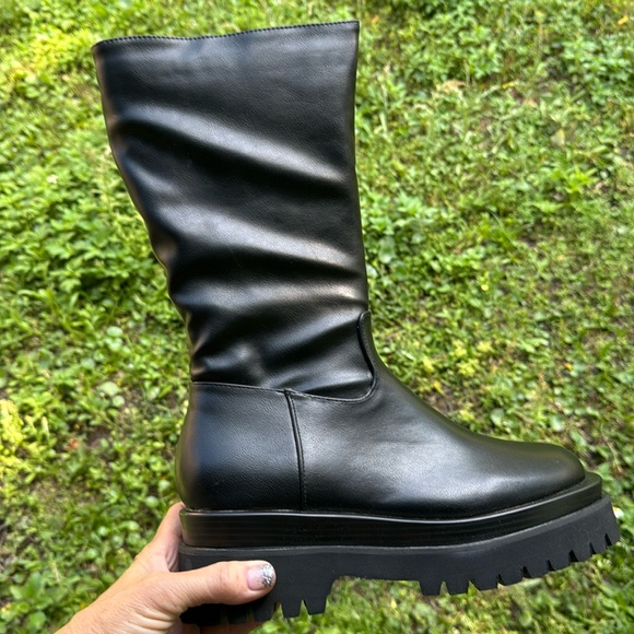 Mis-Jes - Picture 1 of 2